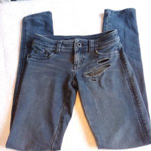 GUESS 1981 low rise stretch skinny jeans, size 24